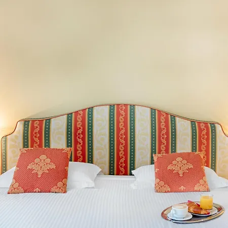 Aparthotel St. Andrew's Palace Warsaw