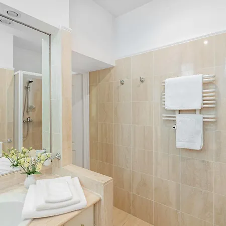 St. Andrew's Palace Apart-hotel