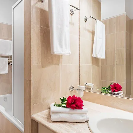 Aparthotel St. Andrew's Palace Warsaw
