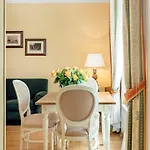 شقة فندقية St. Andrew's Palace 4*