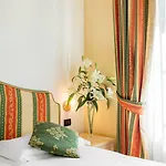 شقة فندقية St. Andrew's Palace 4*