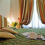 St. Andrew's Palace 4* وارسو