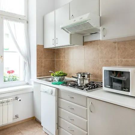 St. Andrew's Palace 4* وارسو