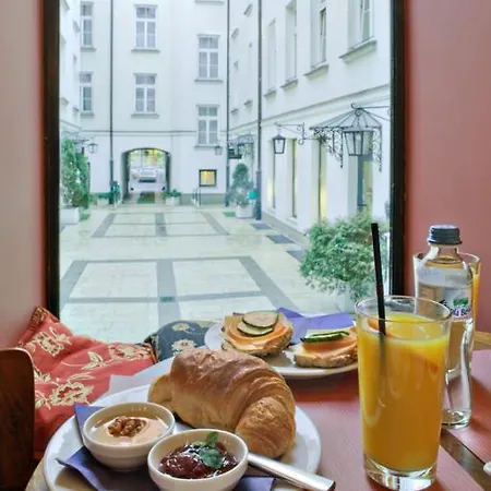 شقة فندقية St. Andrew's Palace 4*