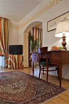 מלון דירות St. Andrew's Palace 4*