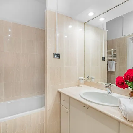 Hotel apartamentowy St. Andrew's Palace Warszawa